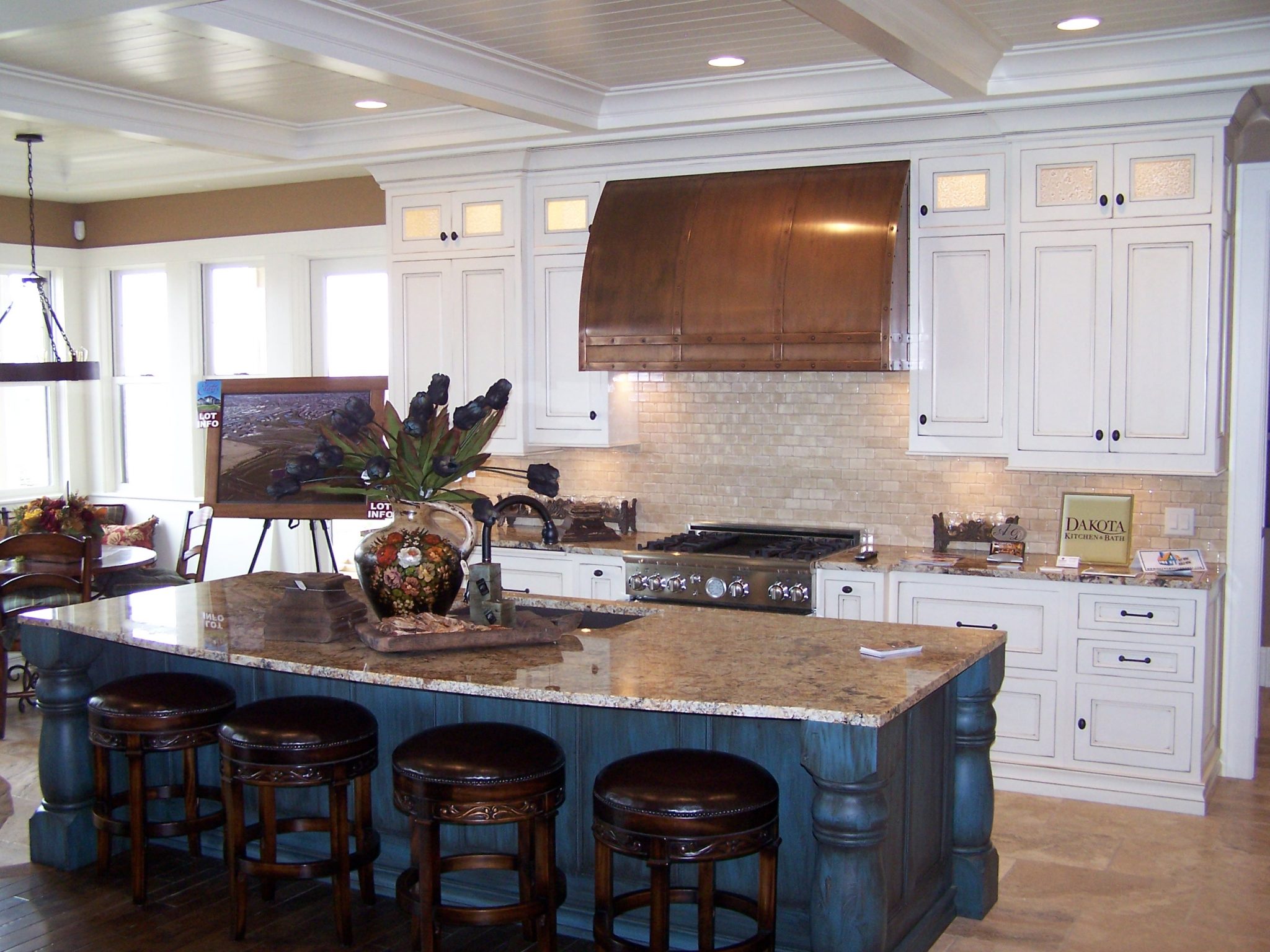 Traditional Kitchen Remodel in Sioux Falls, SD by DMC Waterjet project photo